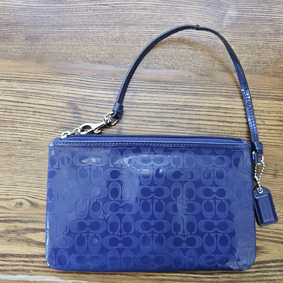 Coach wristlet - Picture 2 of 4